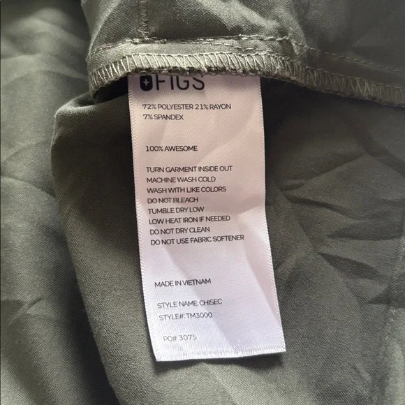 FIGS Scrub Set - Picture 6 of 15